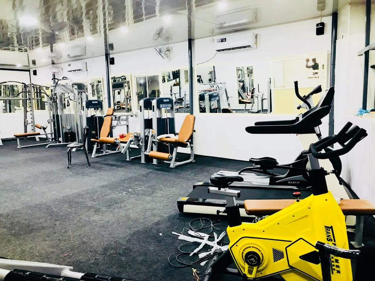 Cardio machines at Xtreme Fitness Studio